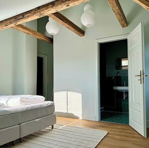 6 chambres, bureau, lit parapluie, Wi-Fi gratuit