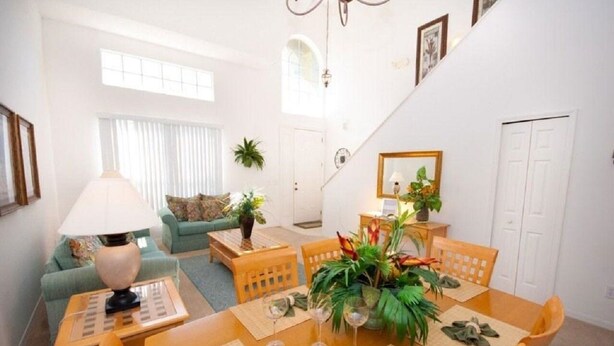 ヴィラ ベッド (複数台) (Ref 29 Modern 4 Bed Villa with own po) | リビングルーム