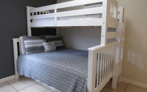 วิลล่า, หล ายเตียง (Ref 01 Stunning 4 Bed Villa with own ) | 4 ห้องนอน, Wi-Fi