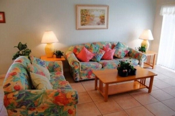 單棟房屋, 多張床 (Ref 23 Amazing 4 Bed villa with own p) | 客廳