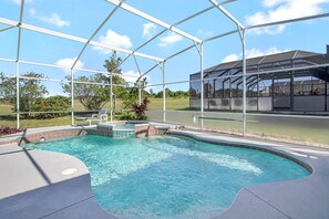 Piscine extérieure, piscine chauffée