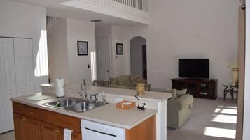 別墅, 多張床 (Ref 34 Stunning 5 Bed 3 Bath villa wi) | 私人廚房 | 鍋具/餐盤/廚房用品