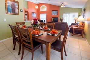 วิลล่า, หลายเตียง (Ref 30 Beautiful 4bedroom  pool home ) | ร้านอาหาร