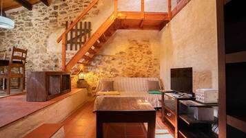 Télévision, cheminée