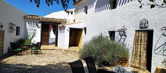 House with garden and private pool