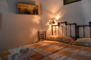 8 多间卧室、旅行婴儿床、免费 WiFi、床单