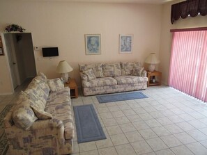 Biệt thự, nhiều giường (Ref 24 Modern 4 Bed Villa with own So) | Phòng khách