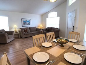 Villa, Multiple Beds (Ref 16 Stunning 4 Bed Villa on 5 Star) | Dining