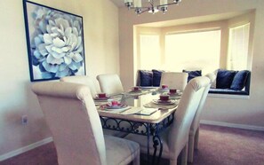 Villa, Mehrere Betten (Ref 17 Beautiful 4 Bed Villa with own) | Speisen