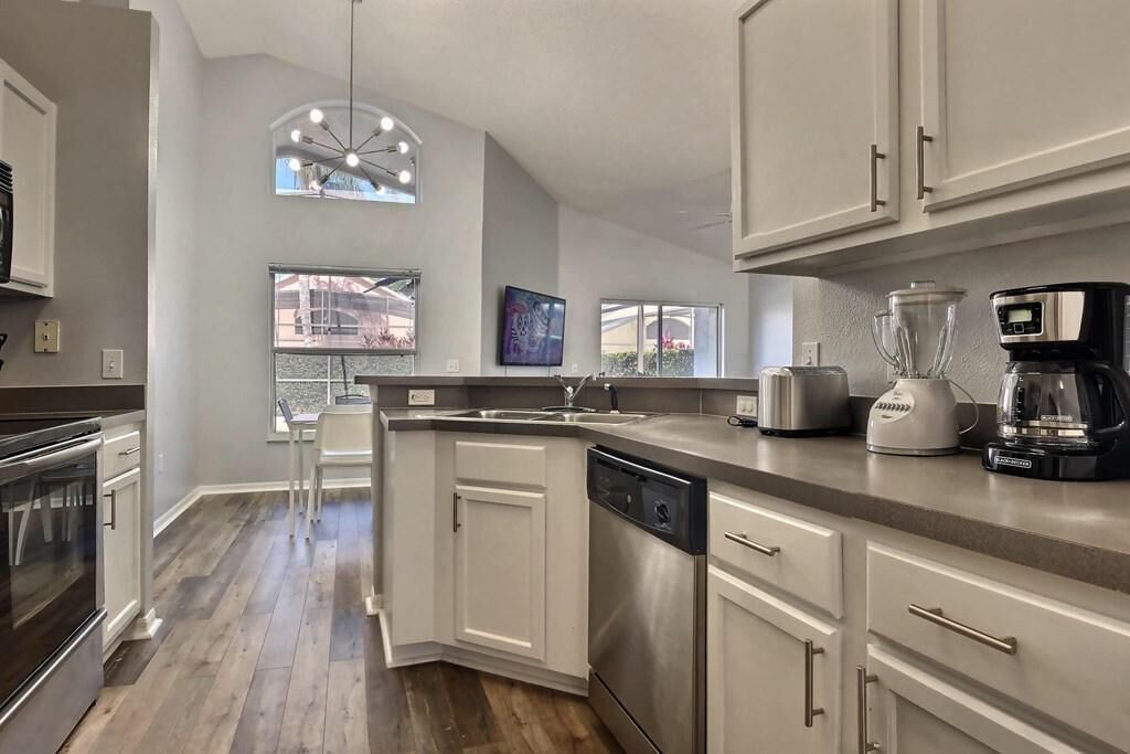 Villa, Multiple Beds (Ref B Stunning 4 Bed villa on 5 Star ) | Private kitchen