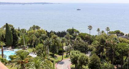 CANNES-GOLFE-JUAN GRAND STUDIO 35 Mts + BALCONS FRONT DE MER