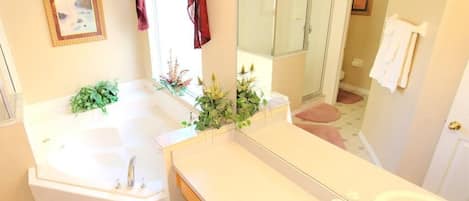 Villa, Multiple Beds (Ref 40 Fabulous 6 Bed villa with own ) | Bathroom amenities