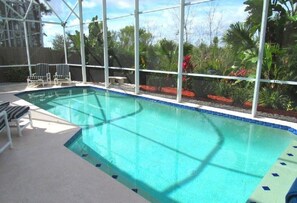 Villa - flera sängar (Ref 43 Family villa with own pool nea) | Pool