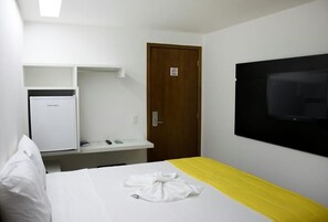 Minibar, desk, laptop workspace, soundproofing - MCZ Hotel (Maceió)