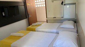 Minibar, desk, laptop workspace, soundproofing - MCZ Hotel (Maceió)
