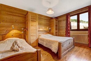 1 bedroom, iron/ironing board, travel crib, WiFi (free)