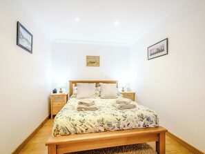 2 bedrooms, free WiFi, bed sheets, wheelchair access