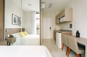 Iron/ironing board, free WiFi, bed sheets - JP200 - Jacques Pilon Residence (São Paulo)