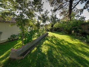 House, Multiple Beds (Greenview) | Property grounds - Greenview (Burbank)