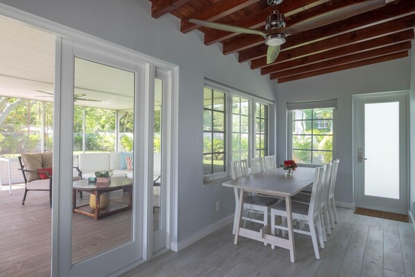 Oven - Marlow House (Delray Beach)