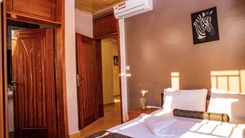 Free WiFi, bed sheets