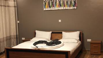 4 bedrooms, free WiFi, bed sheets