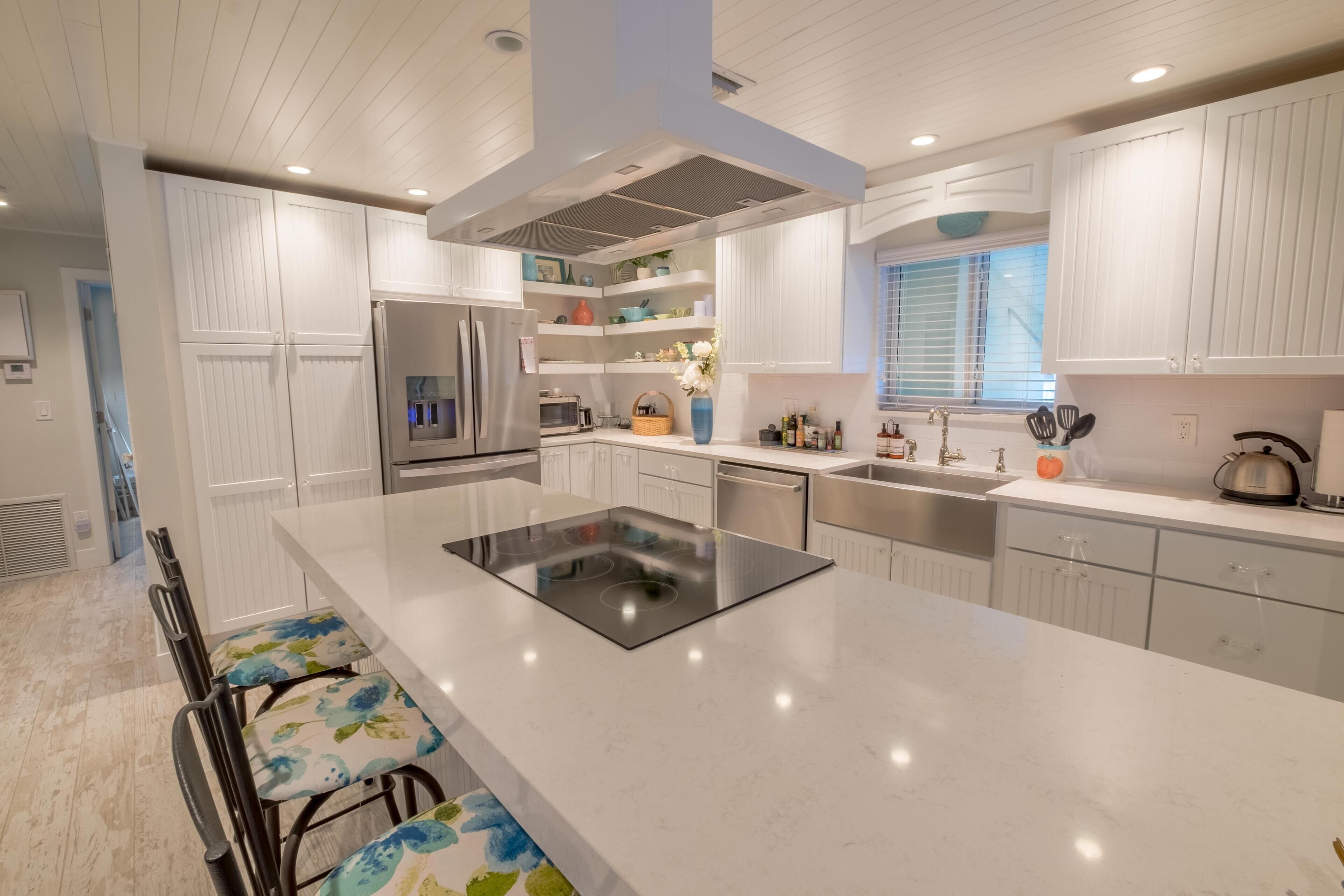 House, Multiple Beds (Blue Reef) | Private kitchen | Dishwasher, cookware/dishes/utensils