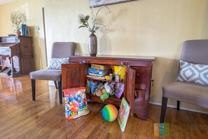 Casa, letti multipli (Rosewood) | Soggiorno | TV, caminetto