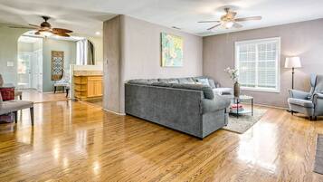 Ferienhaus, Mehrere Betten (Rosewood) | 3 Schlafzimmer, Bügeleisen/Bügelbrett, Reisekinderbett, kostenloses WLAN