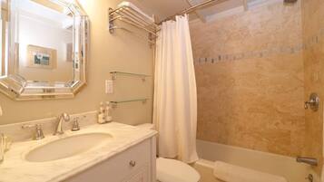 Condo, Multiple Beds (Casa Aralia) | Bathroom | Soap, shampoo
