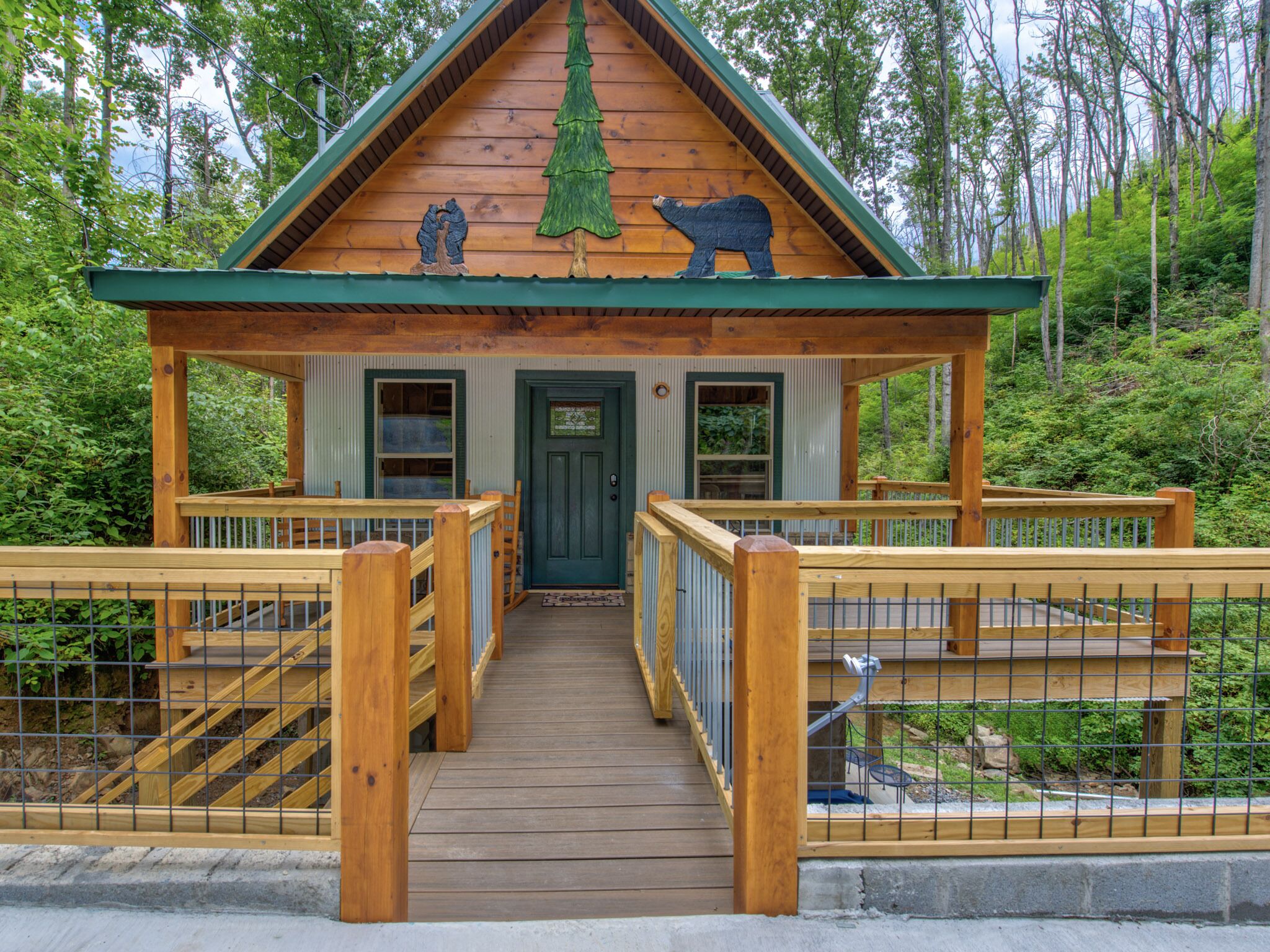 Bearly Hidden | Serene Wooded Views + Hot Tub & Near Ober!
