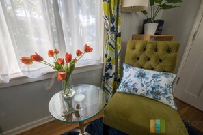 Apartment, 1 Queen Bed with Sofa bed (The Sycamore) | 1 bedroom, WiFi - The Sycamore (Pasadena)