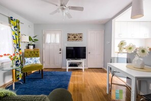 Apartment, 1 Queen Bed with Sofa bed (The Sycamore) | Living room
