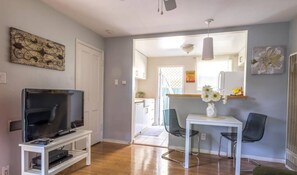 Apartment, 1 Queen Bed with Sofa bed (The Sycamore) | Living room | TV, fireplace - The Sycamore (Pasadena)