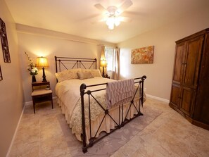 Condo, 2 Queen Beds (Juniper House) | 2 bedrooms, iron/ironing board, travel crib, free WiFi - Juniper House (Altadena)