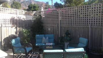 Kondominium, 2 Tempat Tidur Queen (Juniper House) | Balkon