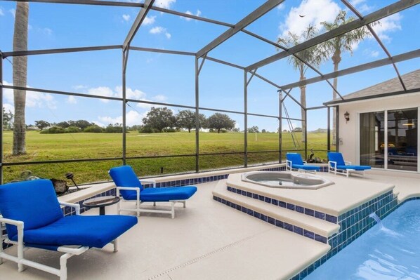 Outdoor pool - Spacious 4 Bed Game Spa Pool Home in Higlands Reserve (Davenport)