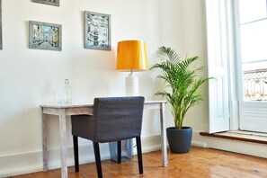 Suite Deluxe, balcon | Coin séjour