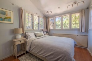 Casa, varias camas (Englenook) | 2 habitaciones, cuna de viaje y ropa de cama 