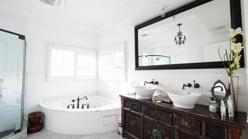 House, Multiple Beds (Teak House) | Bathroom