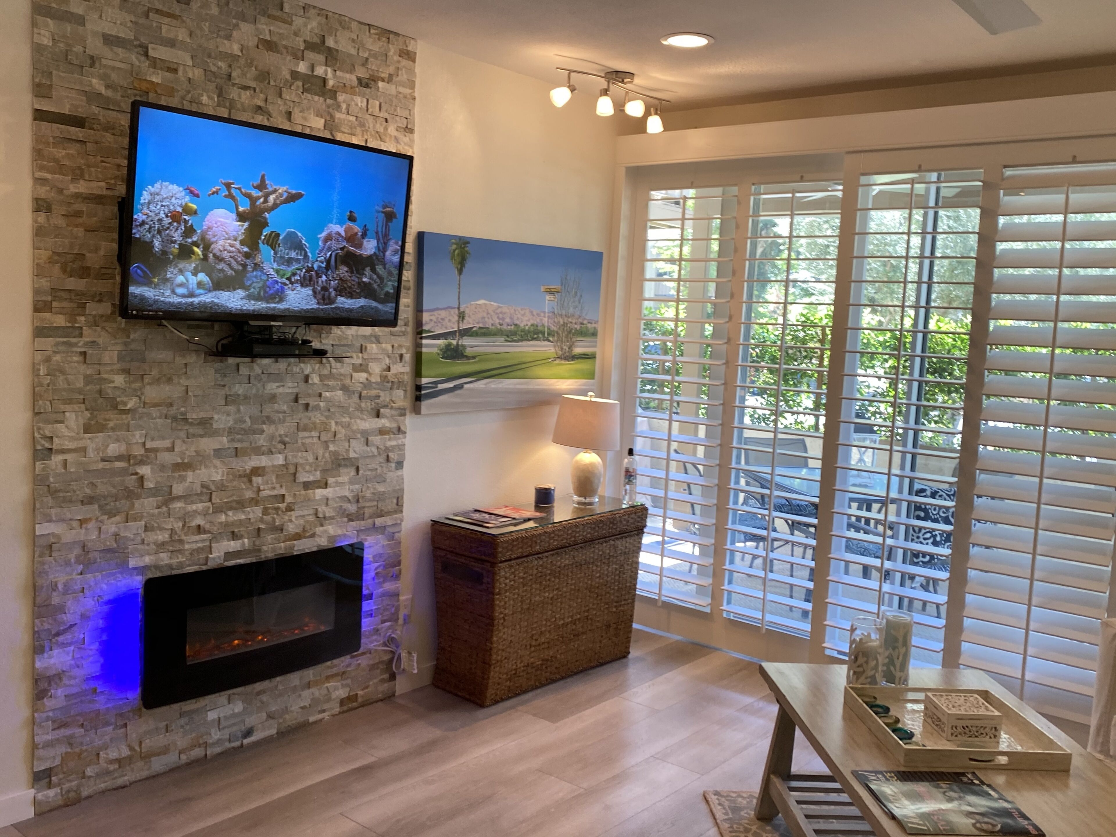 Charming Indian Wells Cottage! Sparkling Pools, Bring your Pet w/a 30day
stay!
