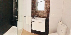 Bruser, hårtørrer, håndklæder