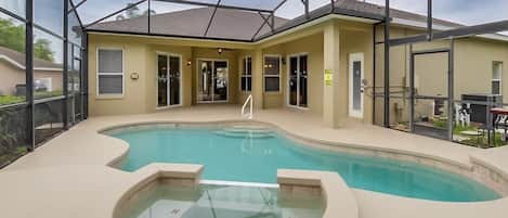 Piscine extérieure, piscine chauffée