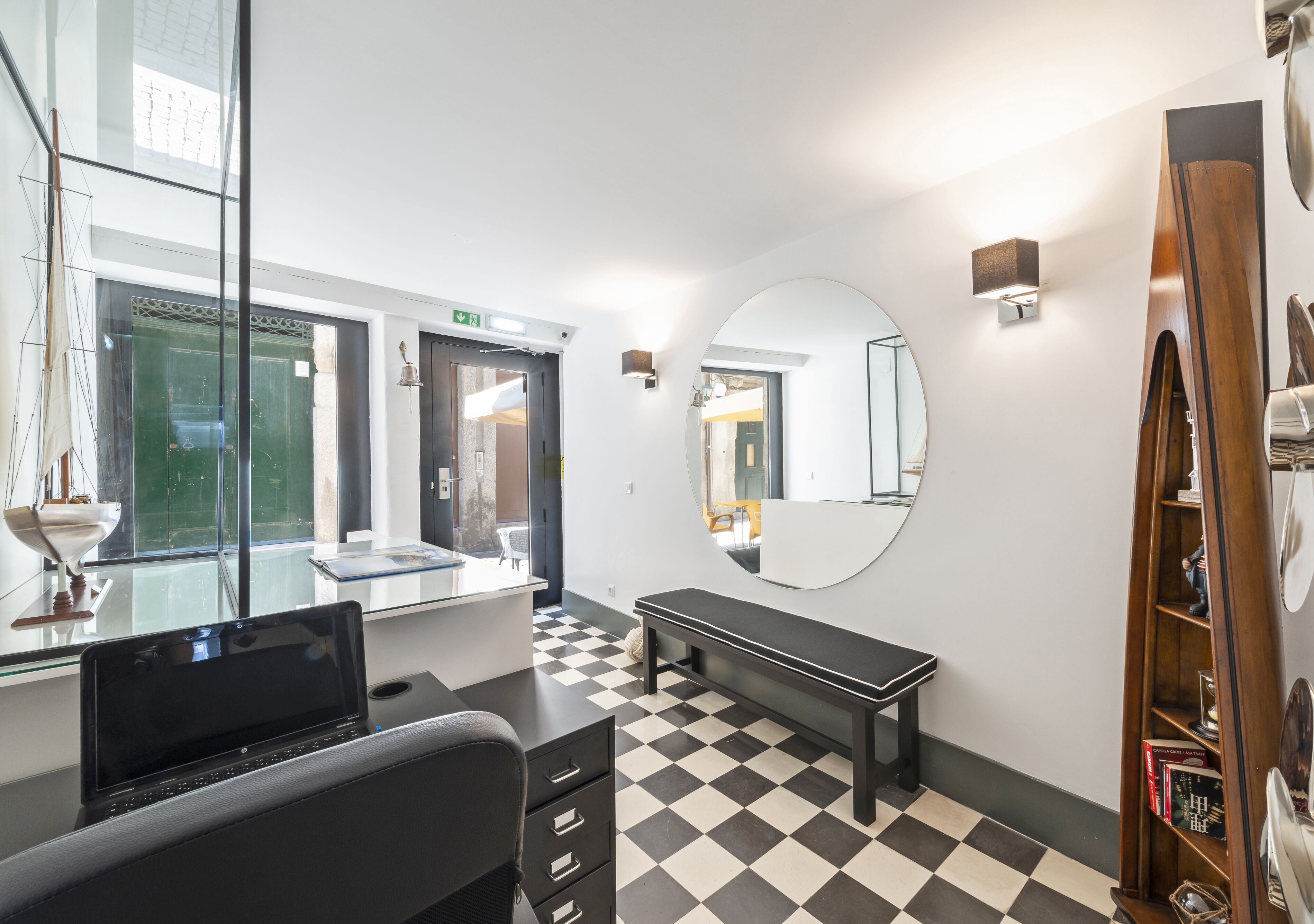 Photo - Oporto Street Fonte Taurina - Riverfront Suites