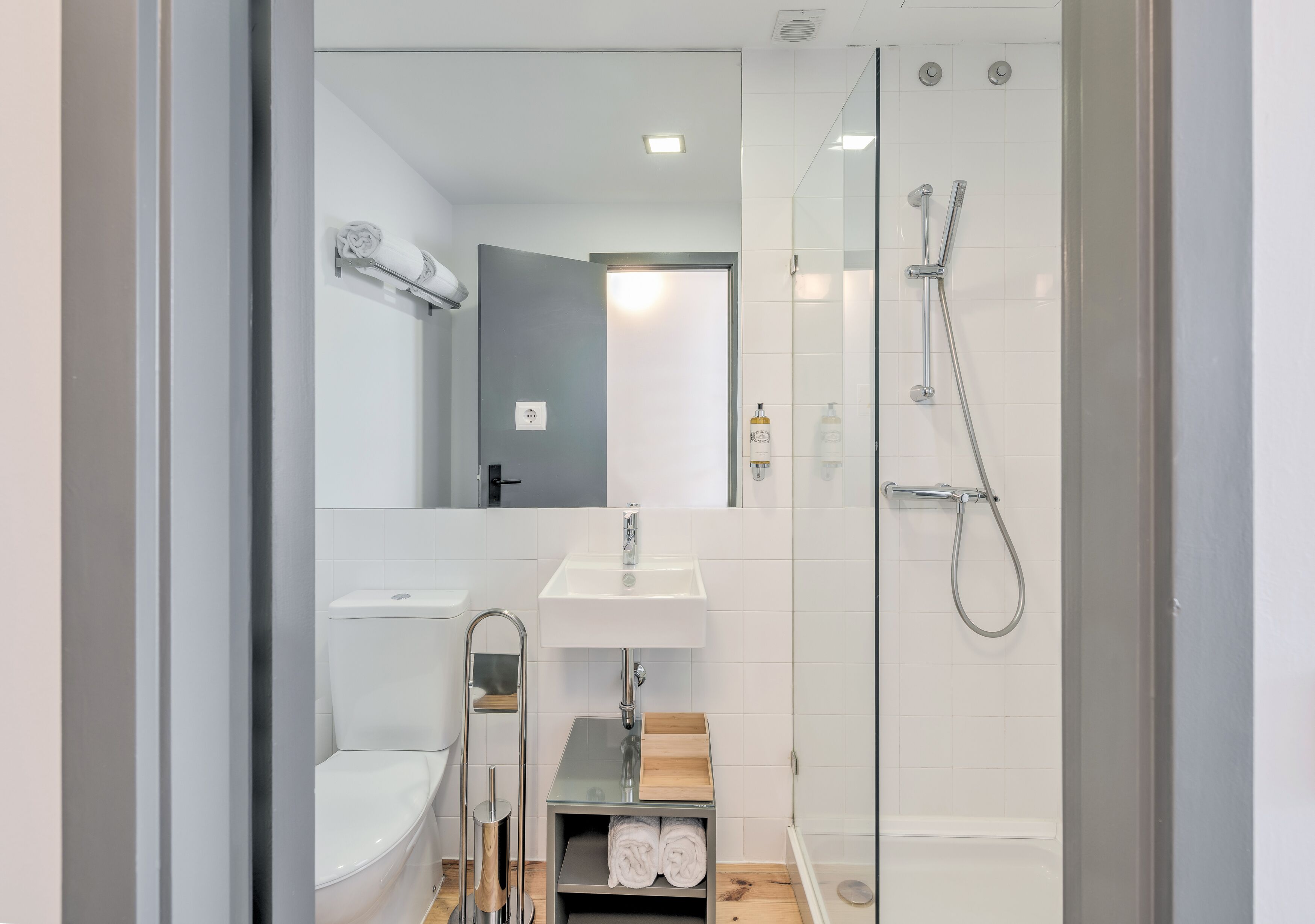 Photo - Oporto Street Fonte Taurina - Riverfront Suites