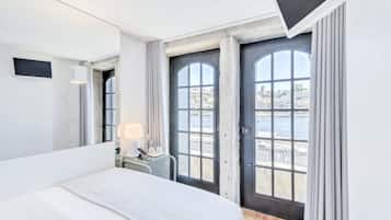 Standardzimmer, Flussblick | Kostenloses WLAN, Bettwäsche
