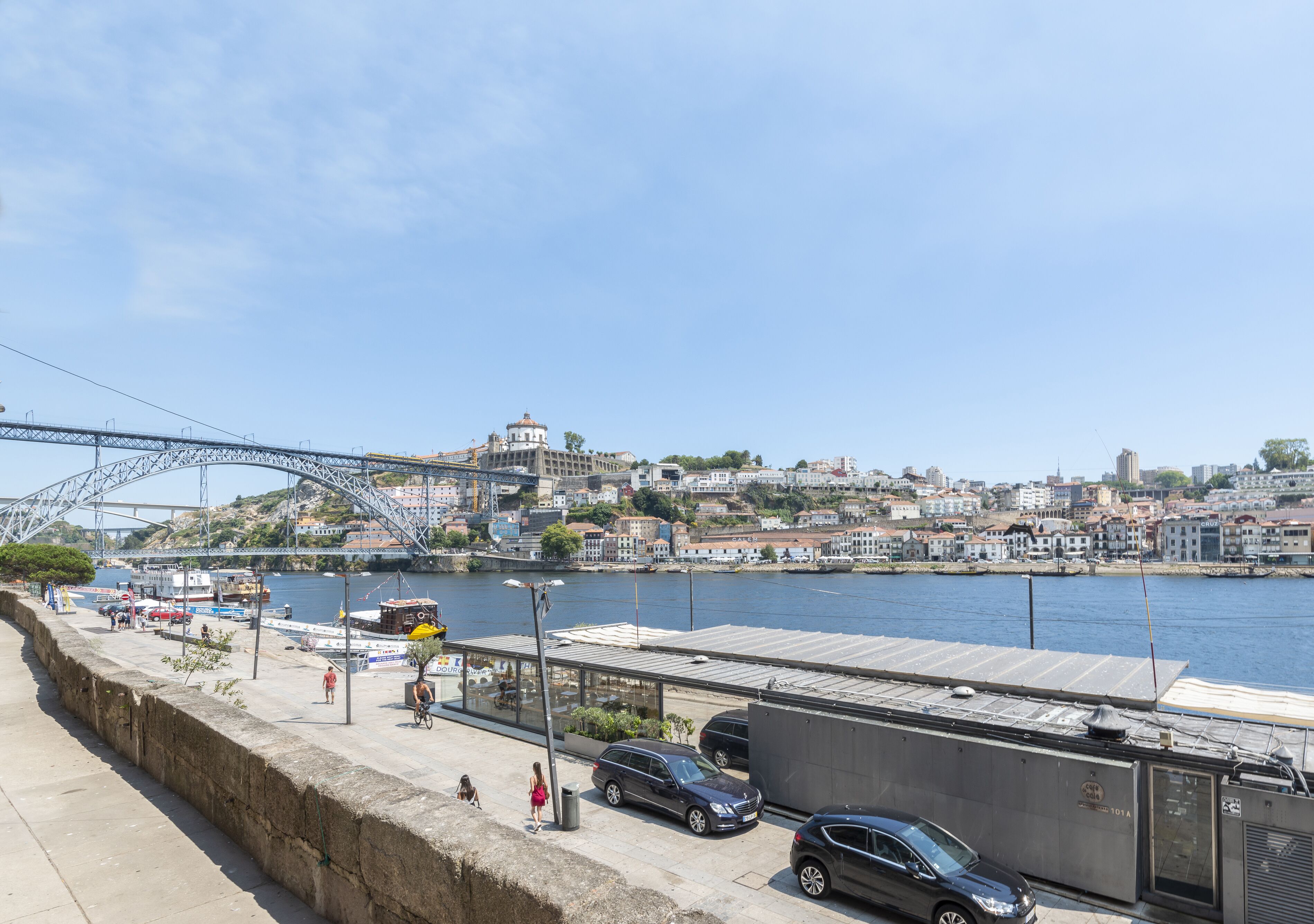 Photo - Oporto Street Fonte Taurina