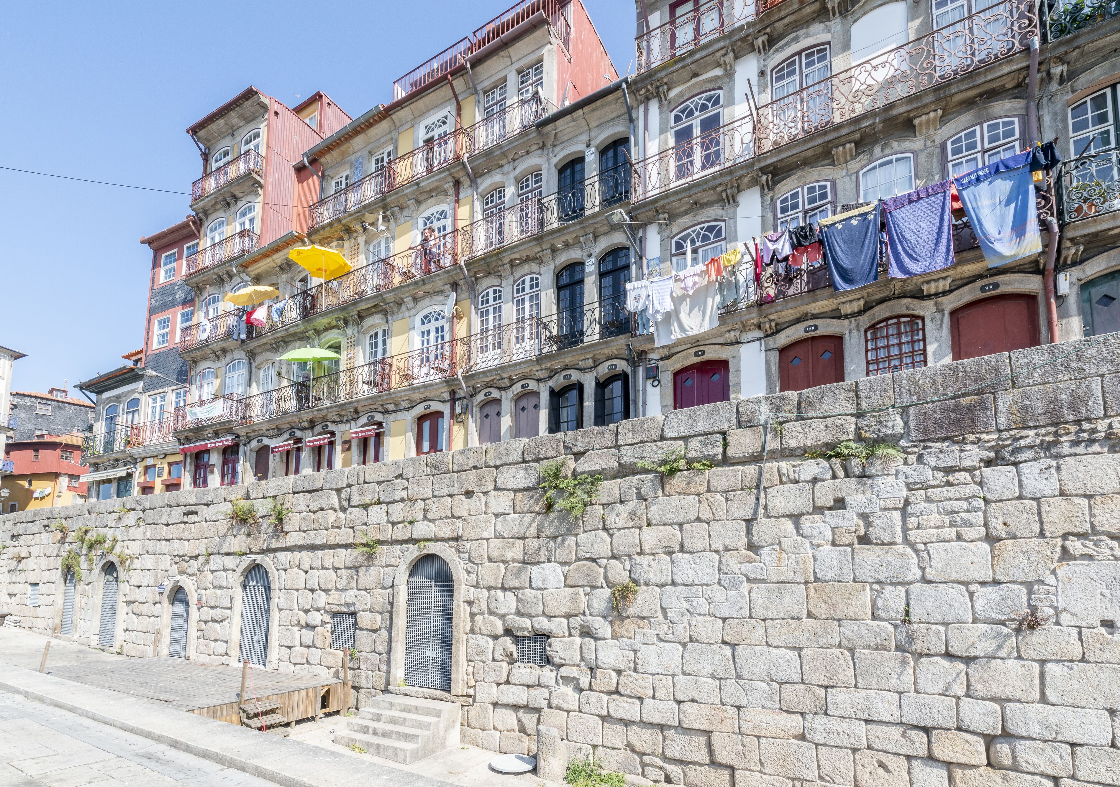 Photo - Oporto Street Fonte Taurina - Riverfront Suites