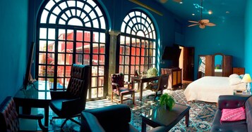 Caja de seguridad en la habitación y decoración personalizada 