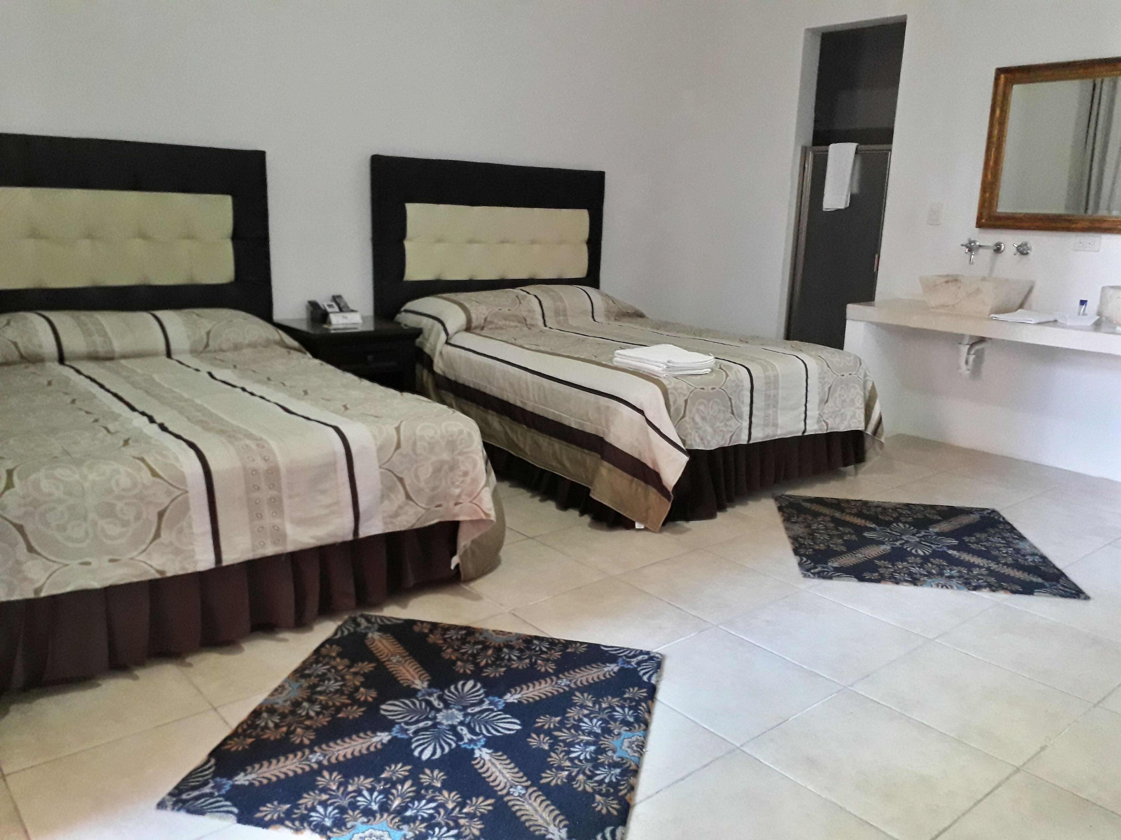 standard room | in-room safe, individually decorated, individually furnished, desk